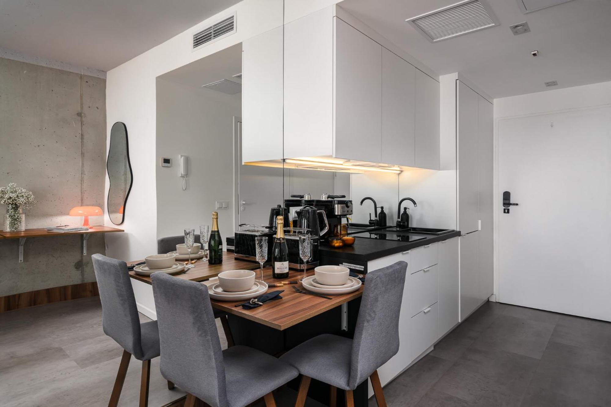 Apartments Wroc'Love By Me &301 Legnicka & Self Check-In 24H & Lift & Air Conditioning Wroclaw Exterior photo